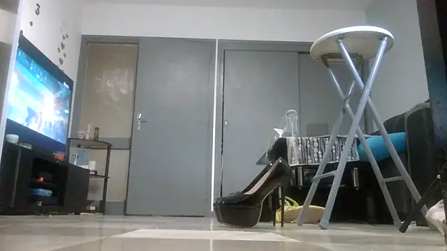 vanessadeesse online show from April 13, 2026, 7:19 pm