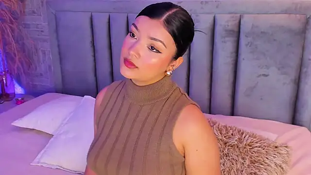 EmmaBlossom online show from October 6, 2025, 6:49 pm