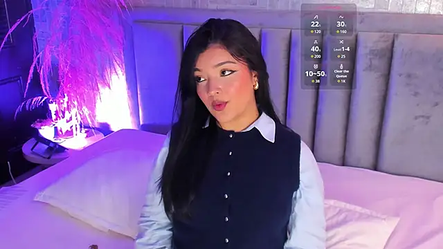 EmmaBlossom online show from October 8, 2025, 7:33 pm