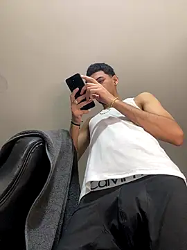 Snapshot of Pingasaboy20 chatting on December 16, 2025, 1:05 pm Pingasaboy20 online show from December 16, 2025, 1:05 pm