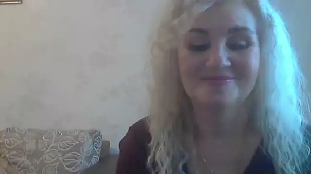 Snapshot of LadySexyBlond chatting on October 21, 2025, 3:29 am LadySexyBlond online show from October 21, 2025, 3:29 am
