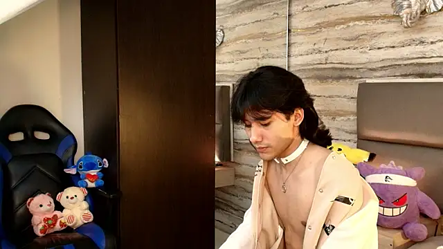 Snapshot of Lovers_21 chatting on February 3, 2026, 4:10 am Lovers 21 online show from February 3, 2026, 4:10 am