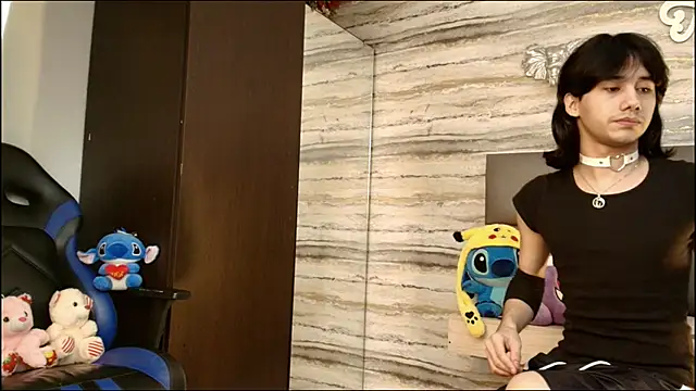 Snapshot of Lovers_21 chatting on February 5, 2026, 3:44 am Lovers 21 online show from February 5, 2026, 3:44 am