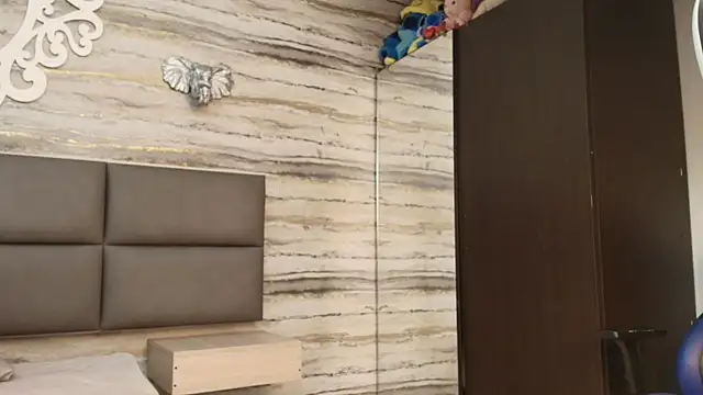 Snapshot of Lovers_21 chatting on February 6, 2026, 3:44 am Lovers 21 online show from February 6, 2026, 3:44 am