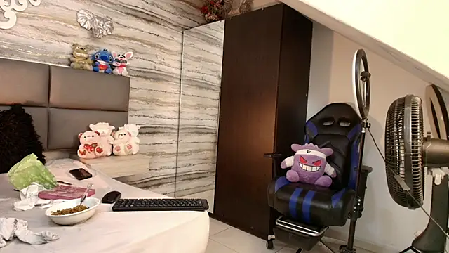 Snapshot of Lovers_21 chatting on February 11, 2026, 3:44 am Lovers 21 online show from February 11, 2026, 3:44 am