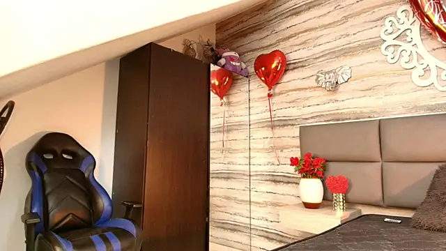 Snapshot of Lovers_21 chatting on February 17, 2026, 3:36 am Lovers 21 online show from February 17, 2026, 3:36 am