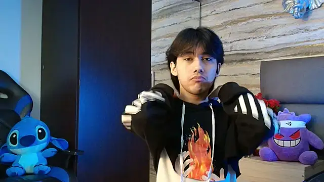 Snapshot of Lovers_21 chatting on February 20, 2026, 3:58 am Lovers 21 online show from February 20, 2026, 3:58 am