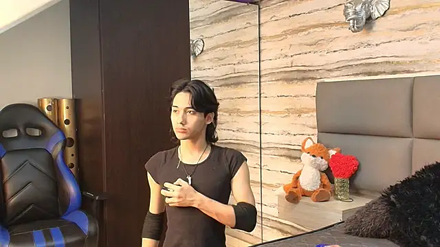 Snapshot of Lovers_21 chatting on February 25, 2026, 3:49 am Lovers 21 online show from February 25, 2026, 3:49 am