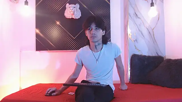 Snapshot of Lovers_21 chatting on February 27, 2026, 11:27 pm Lovers 21 online show from February 27, 2026, 11:27 pm