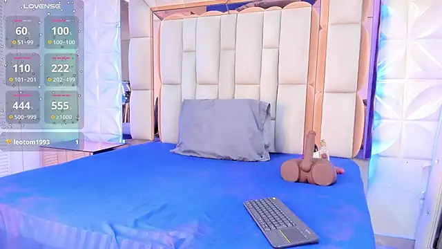 Sarah Adamss online show from November 28, 2025, 12:19 pm