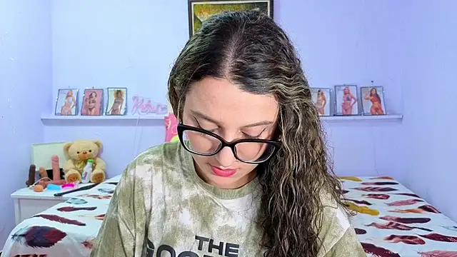 katiaa lovv online show from November 7, 2025, 11:54 am