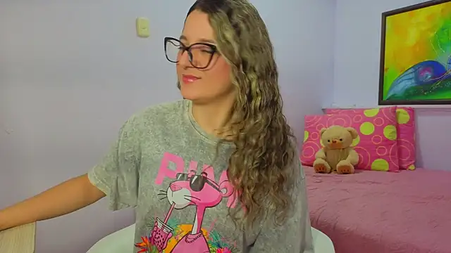 katiaa lovv online show from May 14, 2026, 12:12 pm