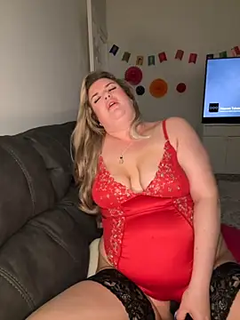 Snapshot of MrsBlazeXX chatting on October 2, 2025, 9:22 pm MrsBlazeXX online show from October 2, 2025, 9:22 pm