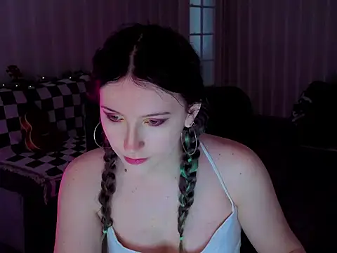 violet-siren-x online show from May 15, 2026, 12:34 pm