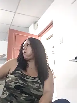 Snapshot of MEYBELLATINA chatting on February 21, 2026, 10:00 pm MEYBELLATINA online show from February 21, 2026, 10:00 pm