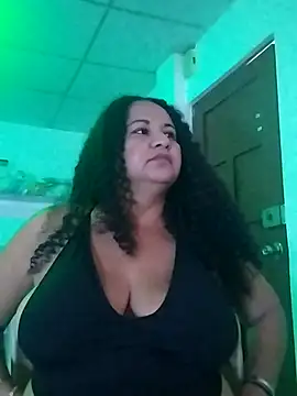 MEYBELLATINA online show from April 11, 2026, 10:14 pm