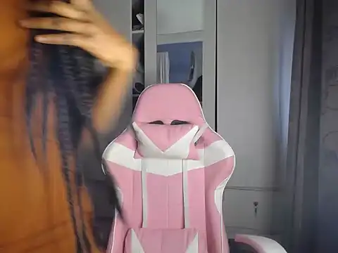 Nahomyyy online show from February 27, 2026, 7:14 pm