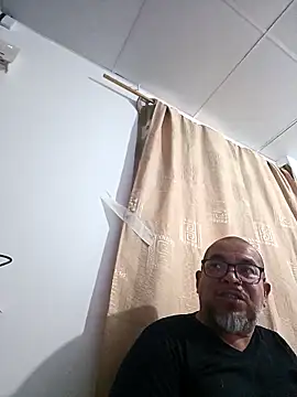 ANTHONYHOTT69 online show from November 5, 2025, 8:31 pm