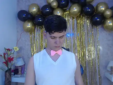 Aaron Foxxx online show from October 12, 2025, 11:53 am