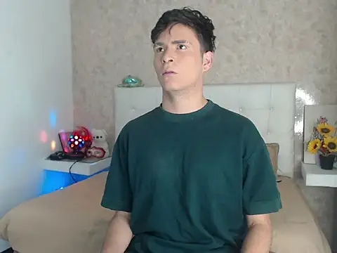 Aaron Foxxx online show from December 16, 2025, 9:20 pm