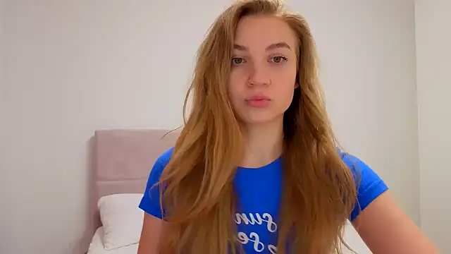 Eva enjoyeverymoment  online show from November 7, 2025, 6:41 pm