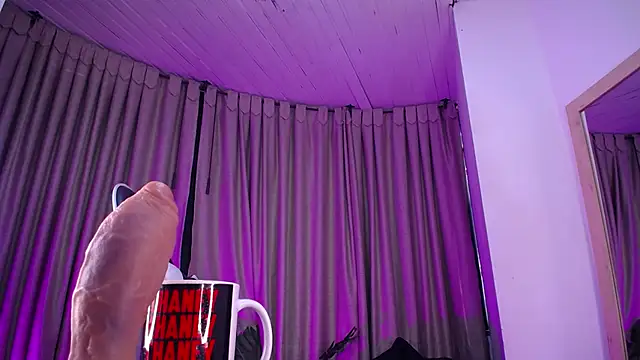 Tamararosses online show from April 13, 2026, 1:27 pm