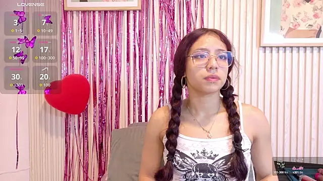 Snapshot of Abrilmirren chatting on February 25, 2026, 11:20 am Abrilmirren online show from February 25, 2026, 11:20 am