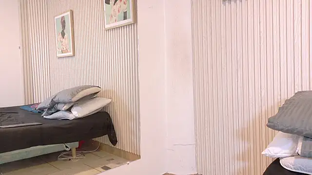 Snapshot of Abrilmirren chatting on March 1, 2026, 11:12 am Abrilmirren online show from March 1, 2026, 11:12 am