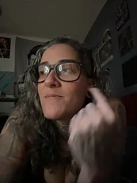 Snapshot of inkdmagz chatting on October 8, 2025, 9:07 am inkdmagz online show from October 8, 2025, 9:07 am