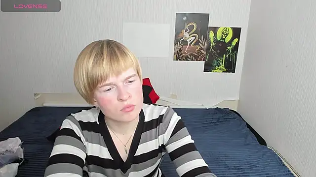 Cattie w  online show from November 22, 2025, 1:15 am