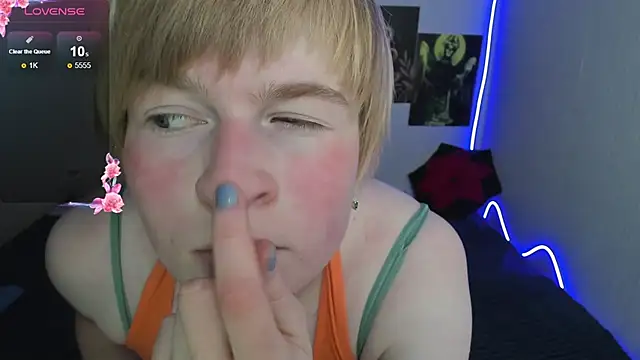 Cattie w  online show from December 16, 2025, 1:10 am