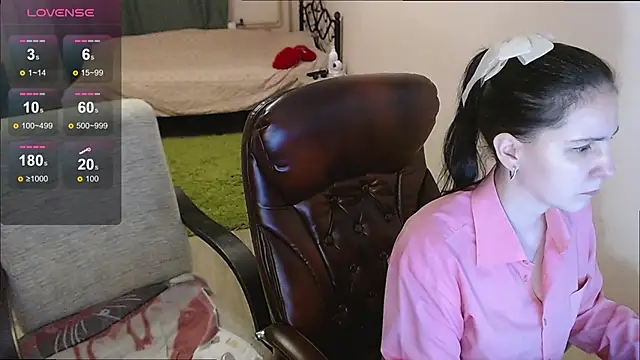 Irwi Tomboy online show from November 15, 2025, 9:00 pm