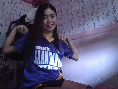 SweetPussie18x online show from April 23, 2026, 5:41 am