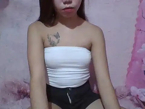 SweetPussie18x online show from May 27, 2026, 2:14 pm