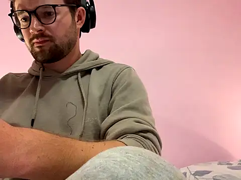 Snapshot of Jasonsnzuk chatting on October 13, 2025, 8:53 pm Jasonsnzuk online show from October 13, 2025, 8:53 pm