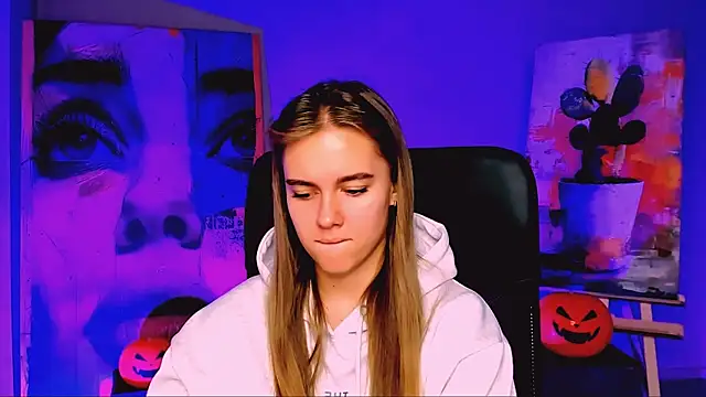 JuneWoods online show from October 29, 2025, 6:37 am