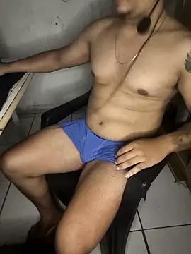 Snapshot of gtzmoreno chatting on March 7, 2026, 1:35 am gtzmoreno online show from March 7, 2026, 1:35 am