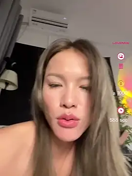 Snapshot of sharony_x chatting on June 9, 2026, 6:30 pm sharony x online show from June 9, 2026, 6:30 pm