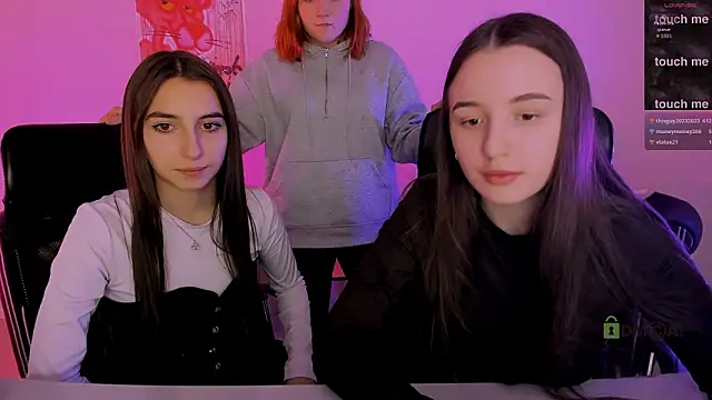 Snapshot of leslie_bird chatting on February 10, 2026, 1:04 pm leslie bird online show from February 10, 2026, 1:04 pm