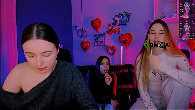 Snapshot of leslie_bird chatting on February 24, 2026, 10:13 am leslie bird online show from February 24, 2026, 10:13 am