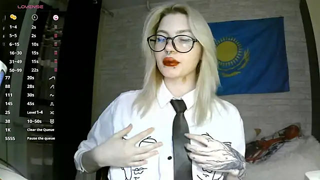 Snapshot of MernaGoggin chatting on September 29, 2025, 2:44 pm MernaGoggin online show from September 29, 2025, 2:44 pm