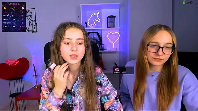 rebecca smile online show from November 5, 2025, 8:42 pm