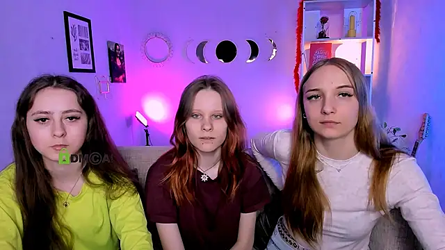 rebecca smile online show from April 7, 2026, 12:27 pm