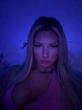 blondeeee online show from March 22, 2026, 5:38 pm