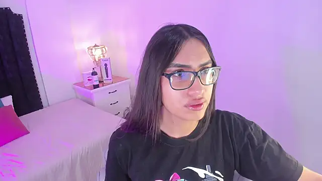 Snapshot of cherrylady_02 chatting on October 17, 2025, 11:57 am cherrylady 02 online show from October 17, 2025, 11:57 am