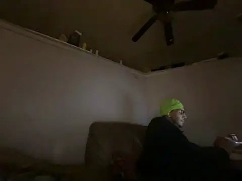 Snapshot of ThrowedWorldWide chatting on November 13, 2025, 1:21 pm ThrowedWorldWide online show from November 13, 2025, 1:21 pm