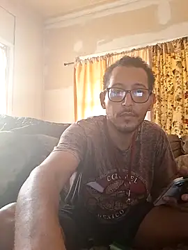 ThrowedWorldWide online show from November 18, 2025, 4:55 pm