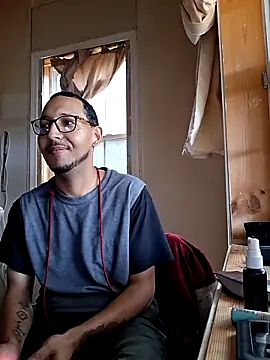 ThrowedWorldWide online show from November 25, 2025, 2:06 pm