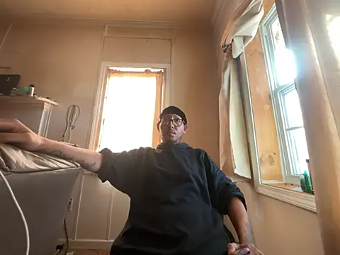 ThrowedWorldWide online show from December 19, 2025, 4:03 pm