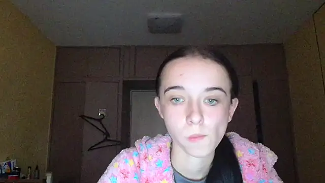 Emilia Light online show from October 13, 2025, 6:24 am